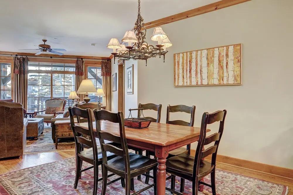 Luxurious 2 Bedroom0 Feet From The Slopes! Condo by RedAwning