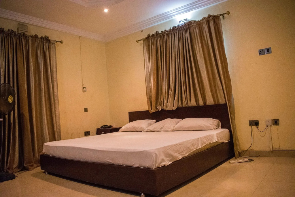 Taverna Guest House