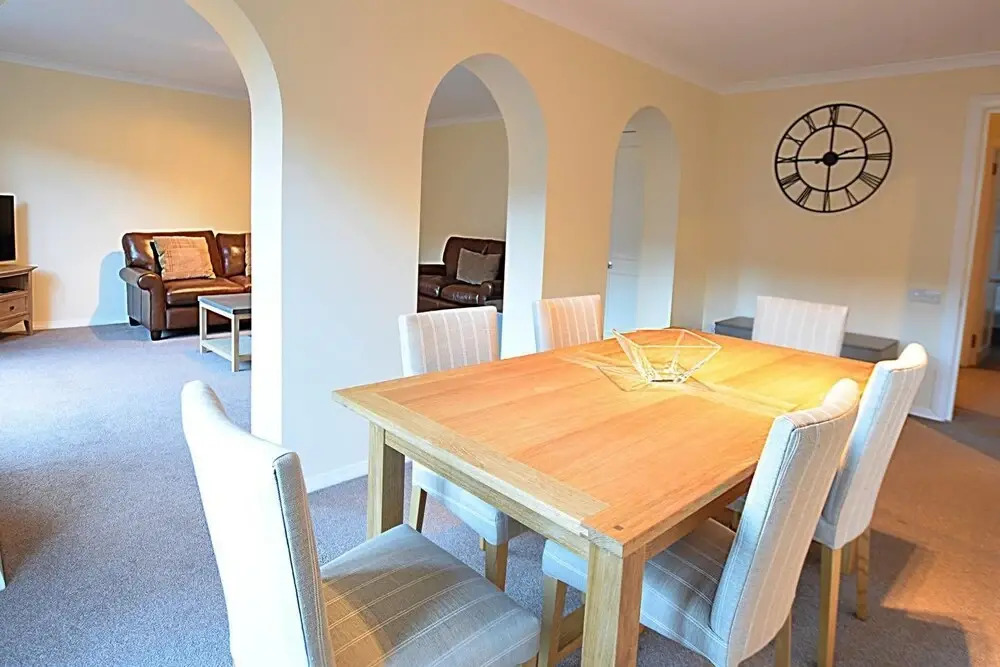 Historic City Centre Apt with Free Secure Parking