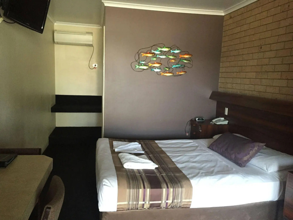 Sarina Motor Inn