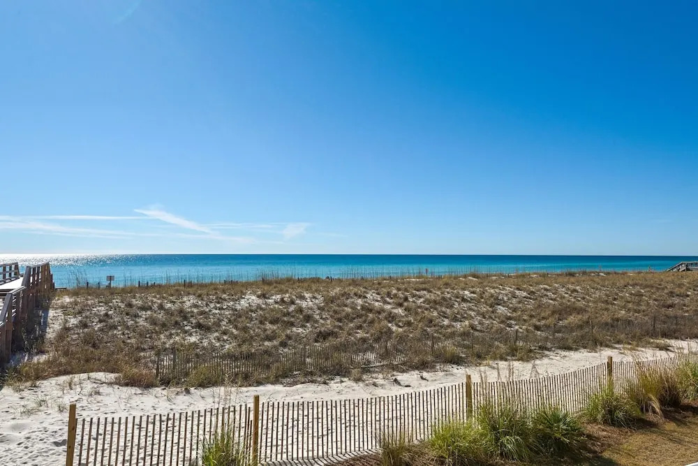 Sea Shell 3 Bedroom Townhouse by RedAwning
