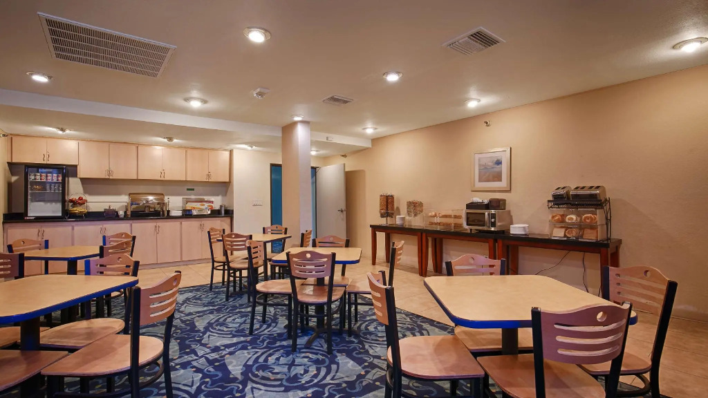 Best Western Yacht Harbor Hotel