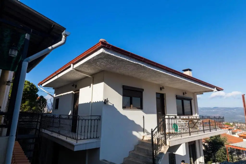 Raise Amfikleia Mountain House