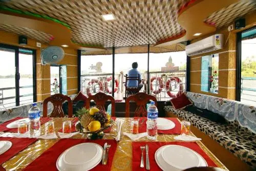 Marari houseboat