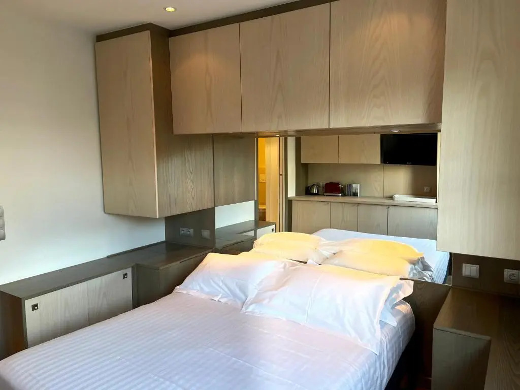 Chambre idéalement située à 50m de la Croisette