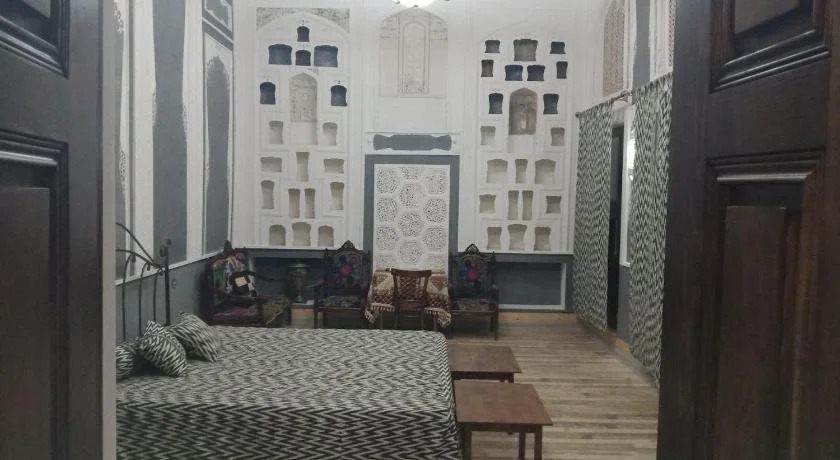 Bibi-Khanym Hotel