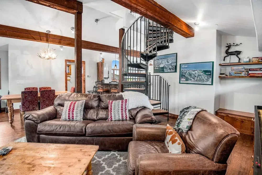 Bridge St. Condominium R2 3 Bedroom Condo by RedAwning