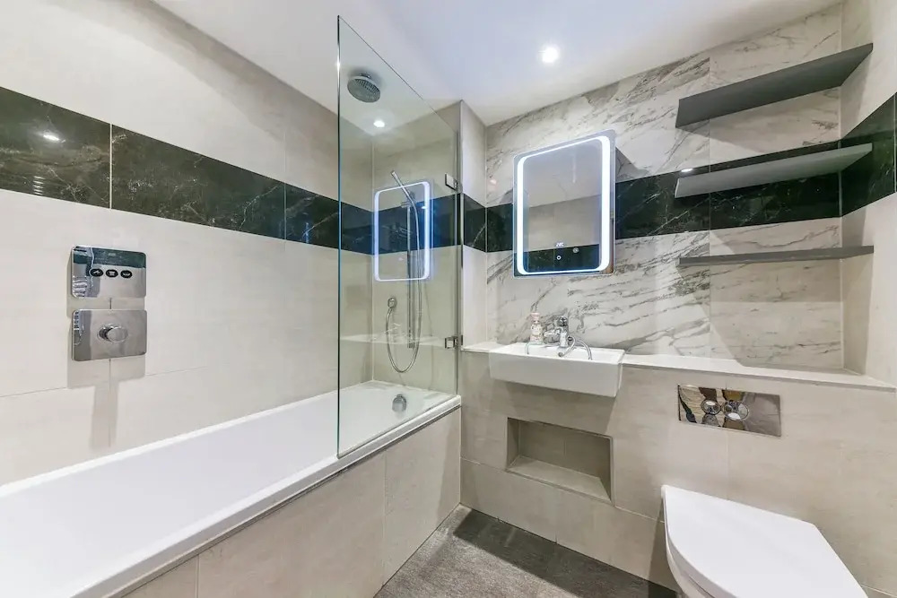 Paddington Ex LUX Flat