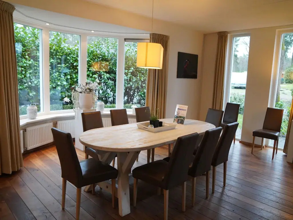 Spacious Villa in Hoenderloo