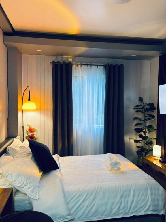 Smart Stay 2600 - North Cambridge Condo