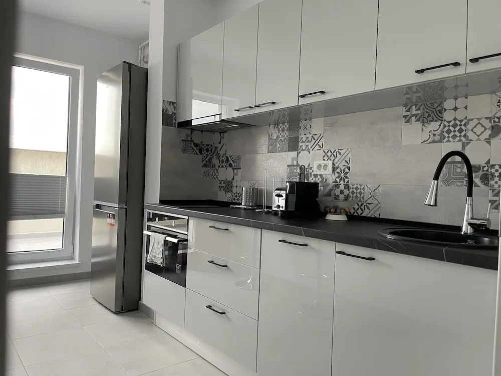 4 Room Penthouse Terrace W18-W19