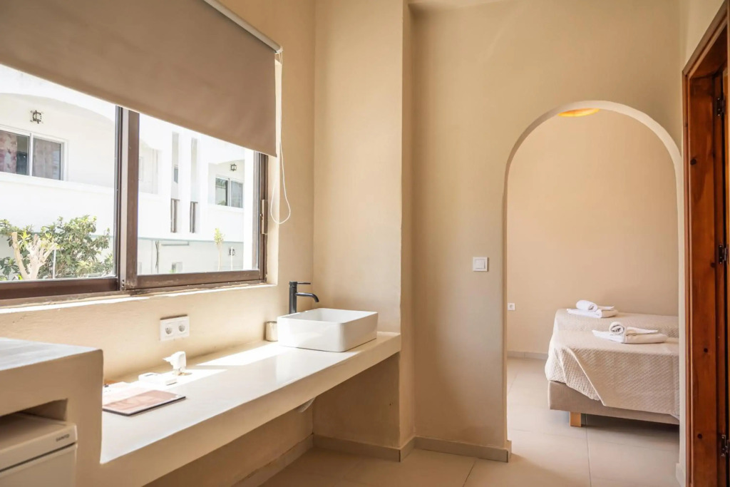Atma Beach Rooms & Suites