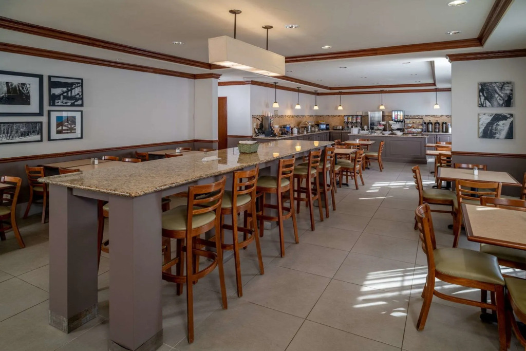 Country Inn & Suites By Radisson, Charleston South, WV