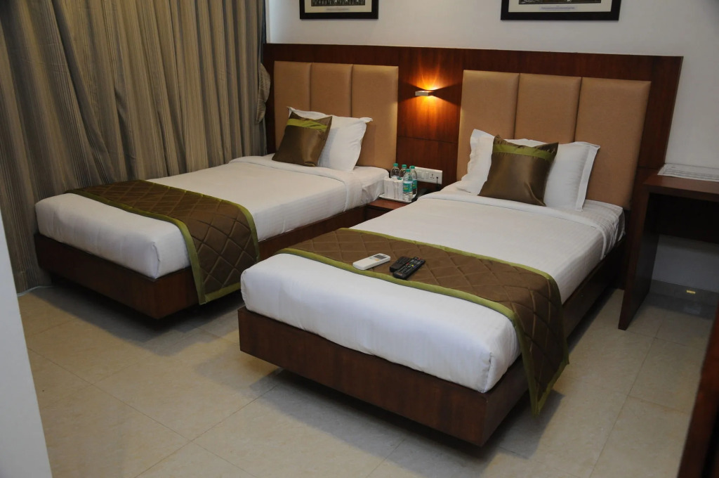 The Altruist Andheri Hotel