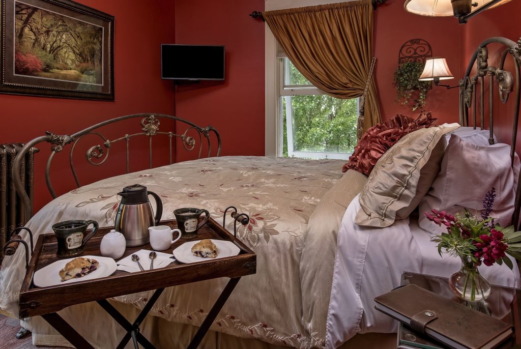Отель Gibson Mansion Bed And Breakfast, Мизула - бронирование через ВашОтел...