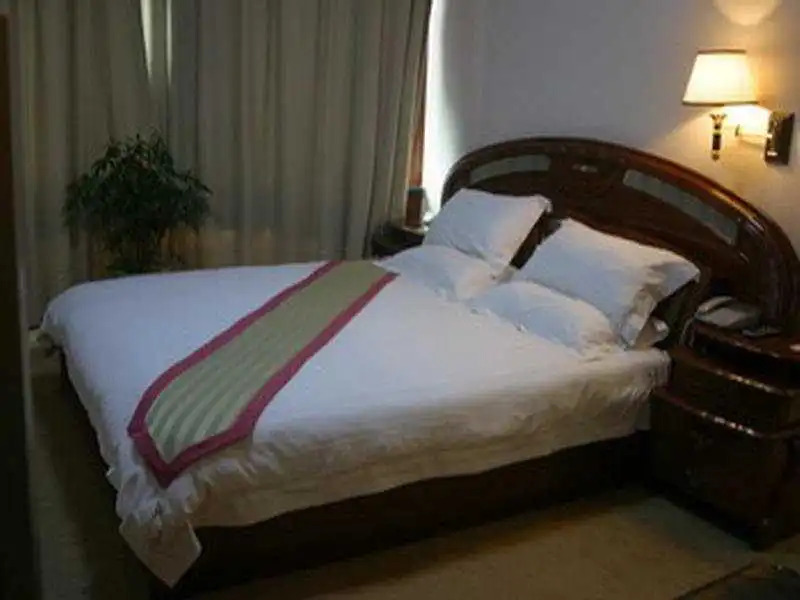 Pinghu Hotel Yichang