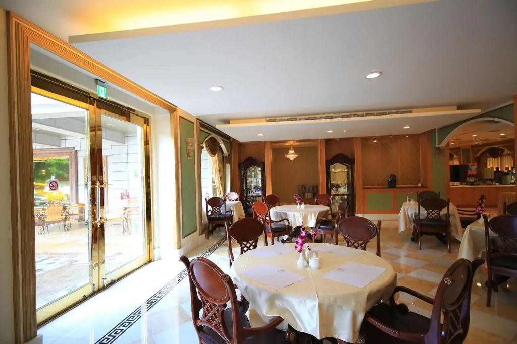 Grand Pleasure Spring Hotel