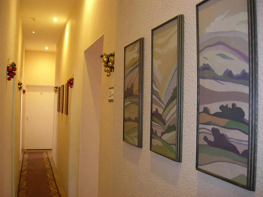 Elizabeths Youth Hostel
