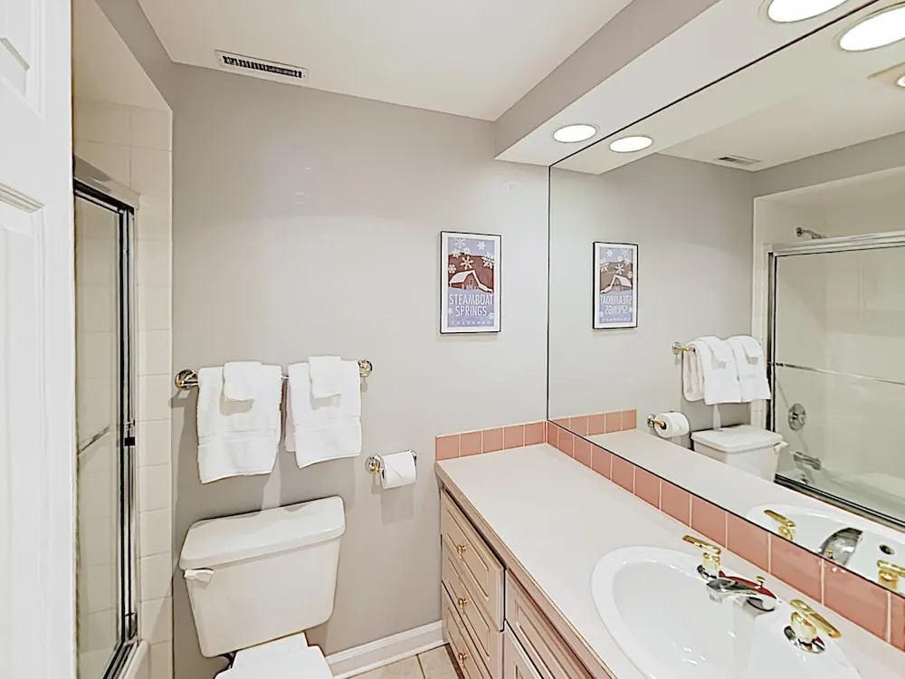 New Listing! Ski W/ Pool & Spa, Near Lifts 3 Bedroom Condo
