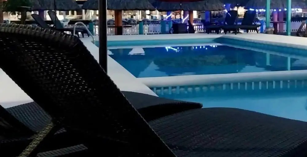 hotel la cueva del pirata