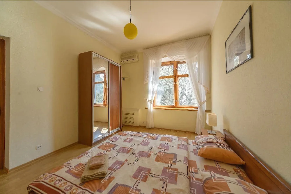 Kiev Accommodation Apartments on Kostiolna st