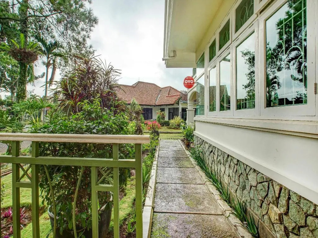 OYO 90080 Villa Lotus E06