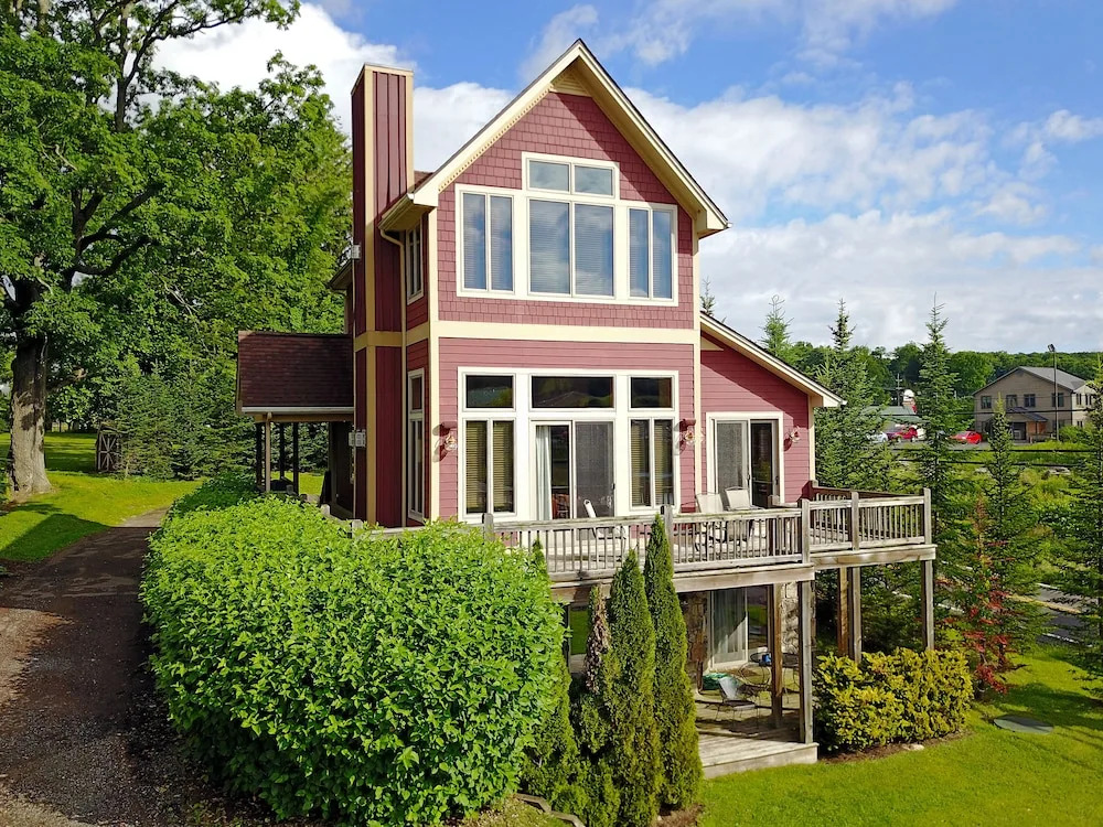 At the Heart of it All 4 Bedroom House