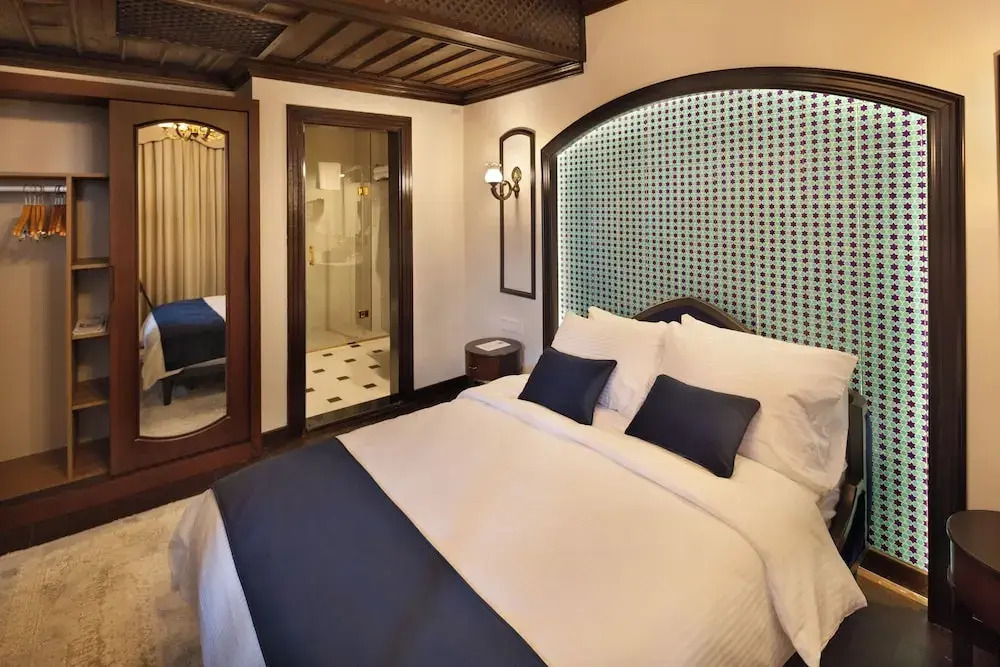Sırçalı Hotel