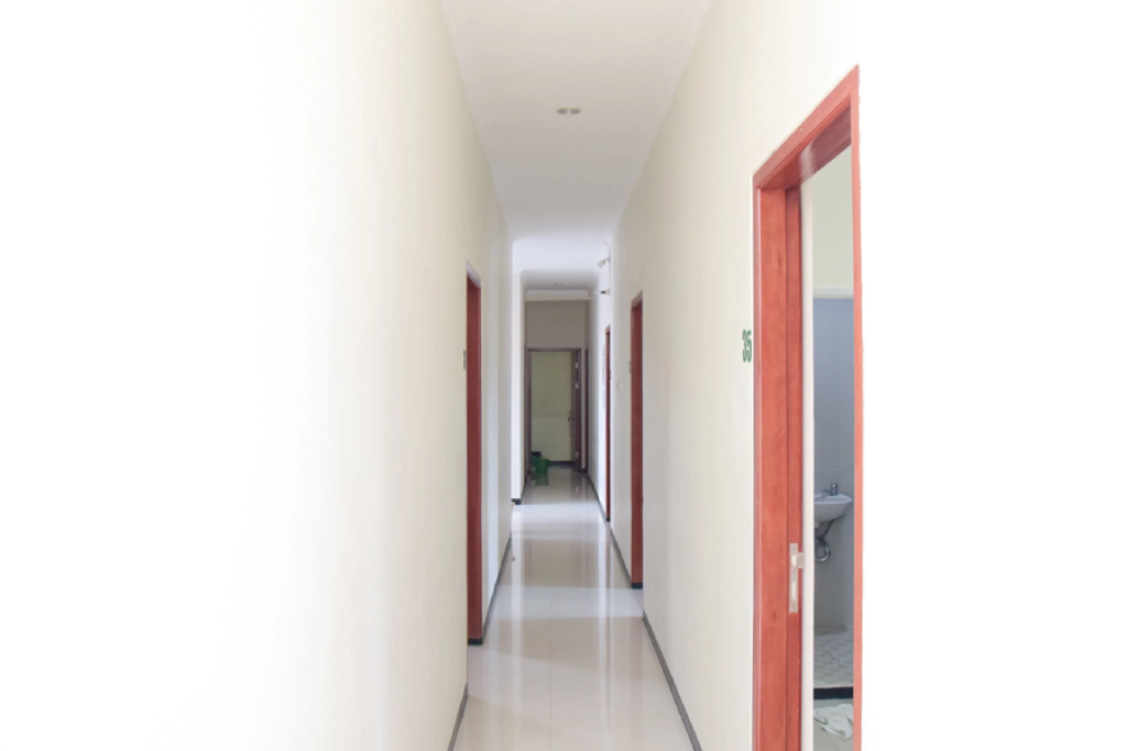 RedDoorz @ Genteng Surabaya 2