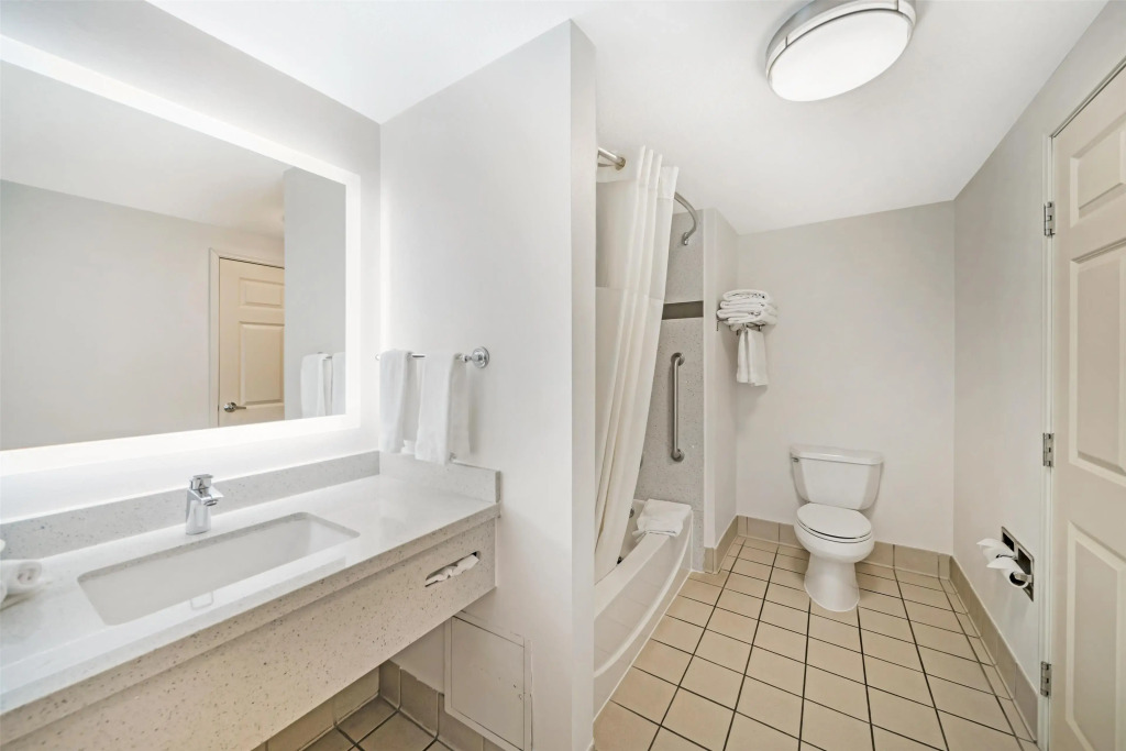 Best Western Plus Twin View Inn & Suites
