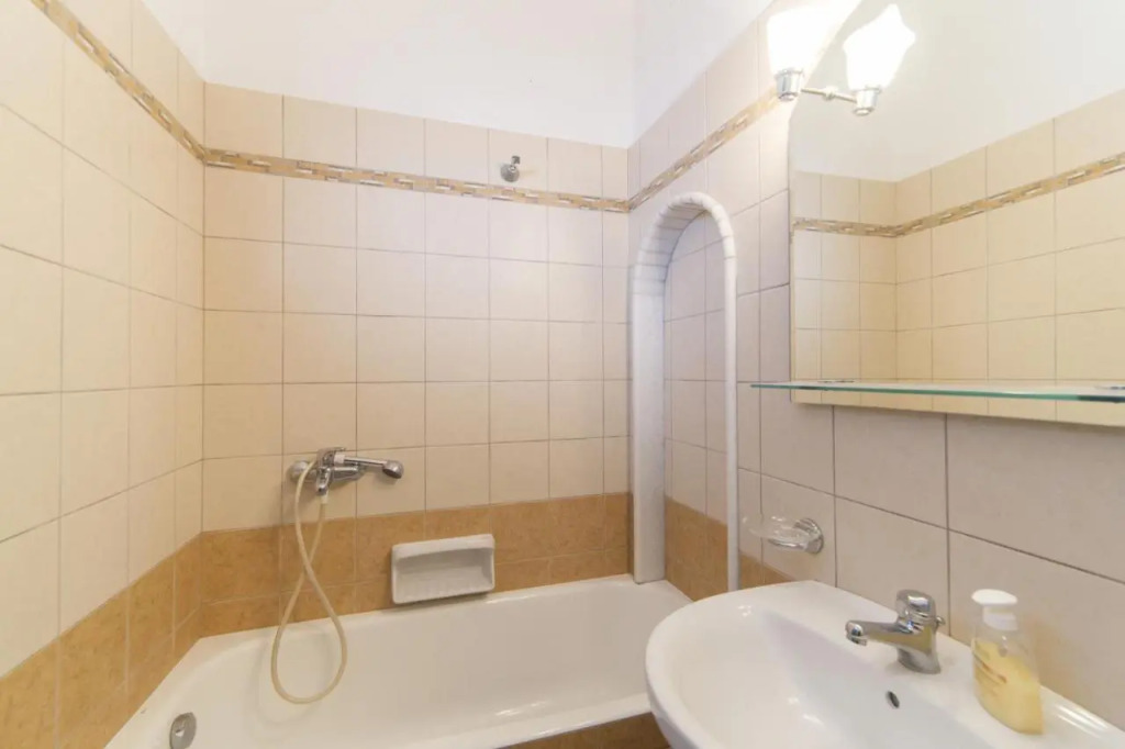 Astra Apartments