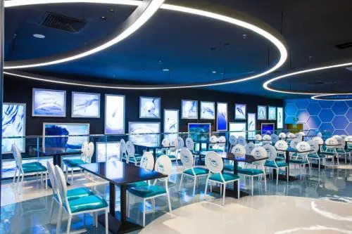 Big White Whale Ocean Exploration World