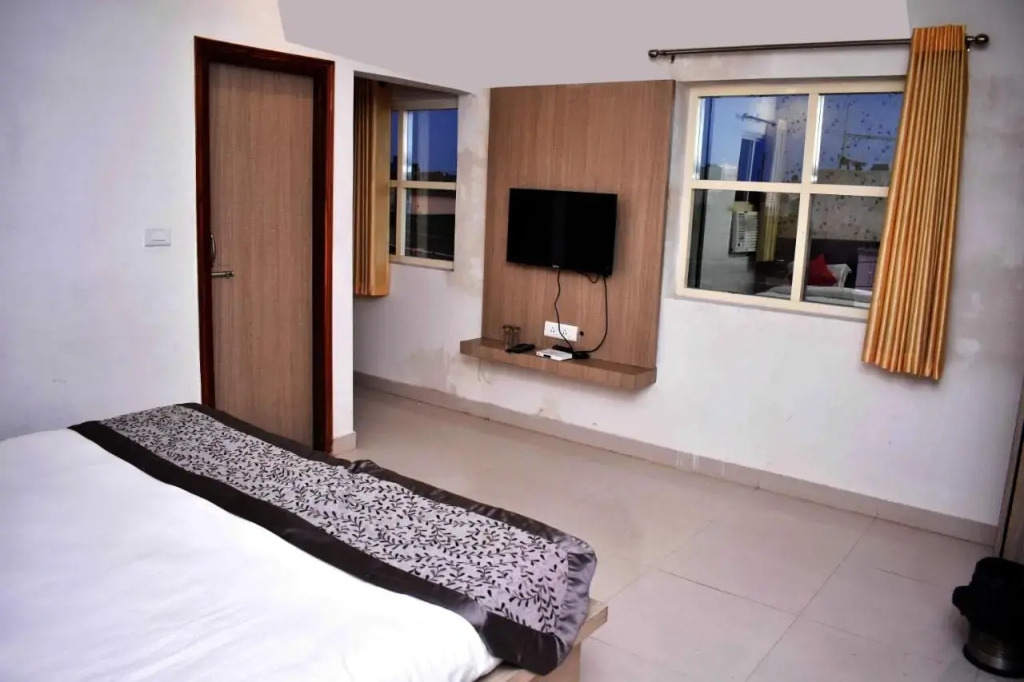 HOTEL UMA PALACE