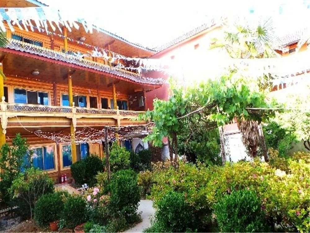 Happy Utopia- Lugu Lake