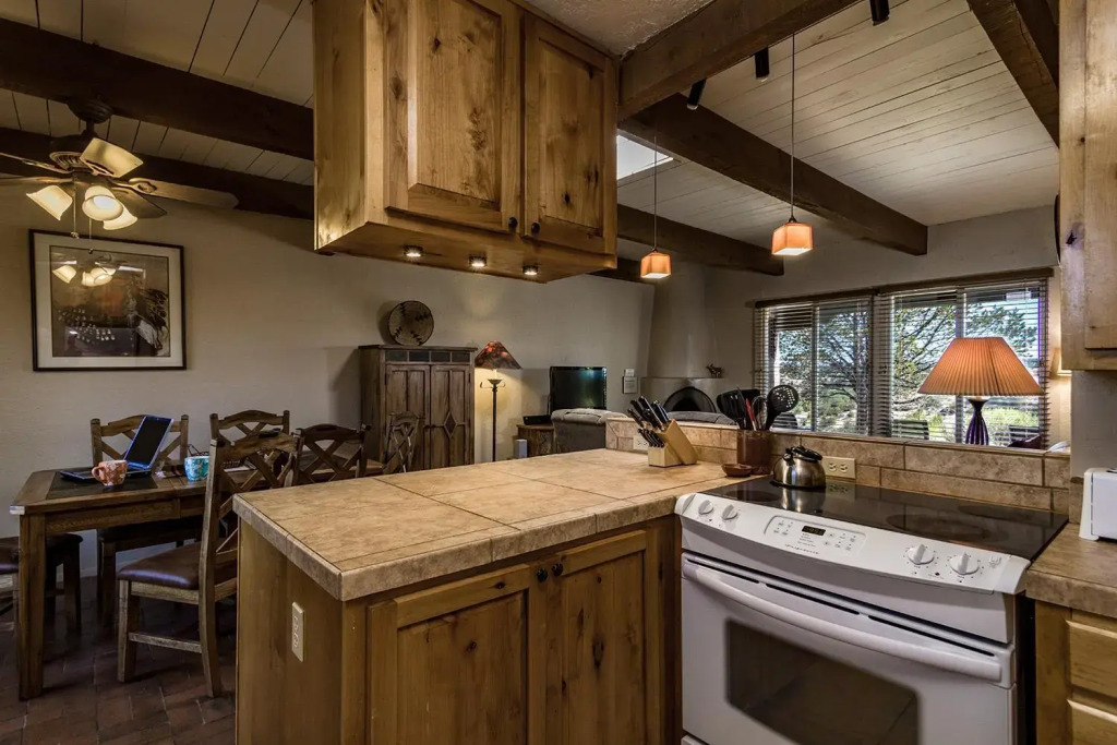 Artist Road #30, 2 Bedrooms, Fireplace, Pool Access, Washer/Dryer, Sleeps 4