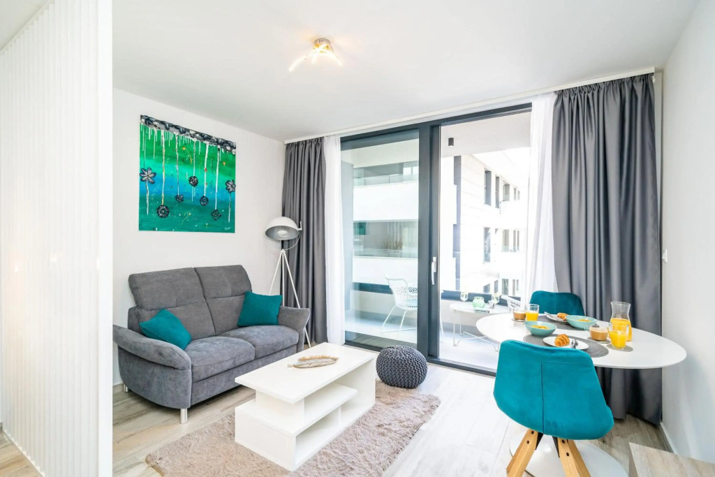 Downtown MaritA207