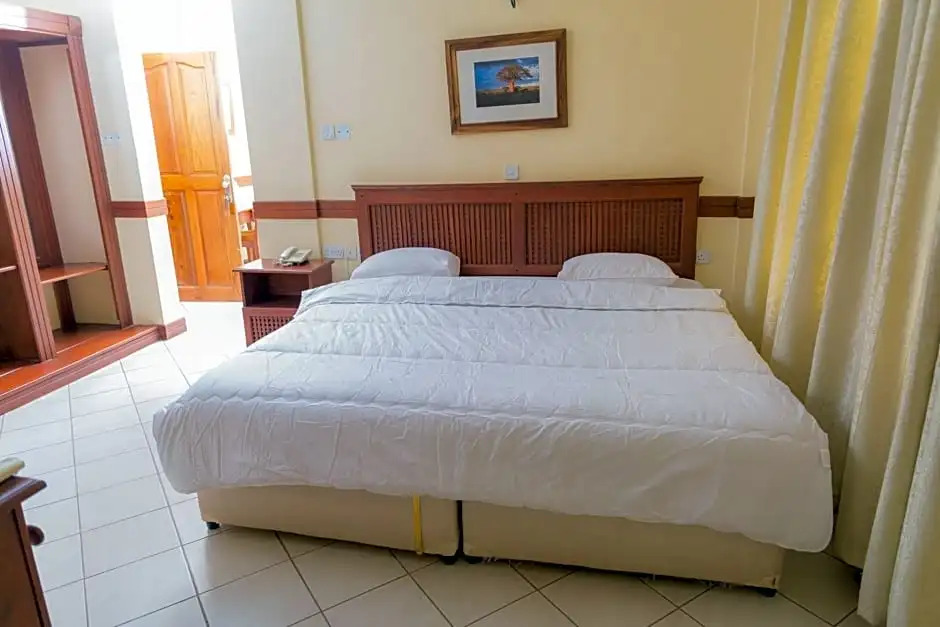 Moshi Leopard Hotel
