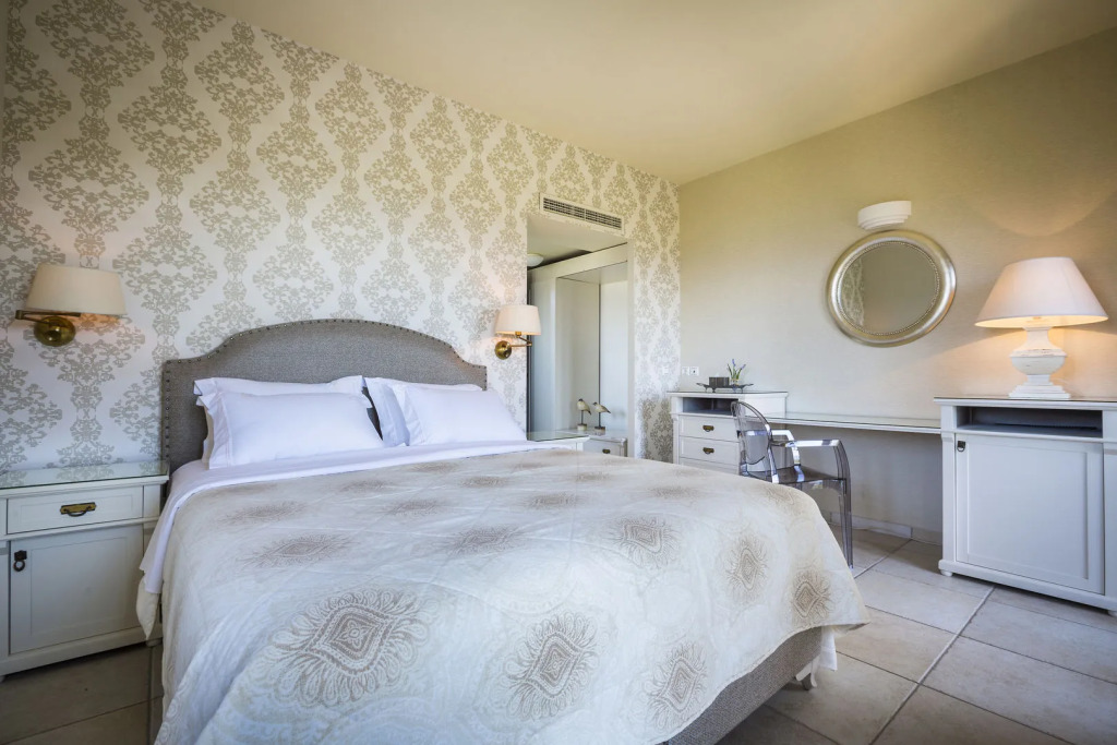 Almyra Hotel