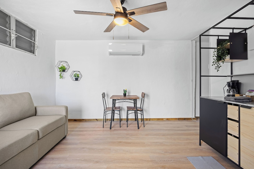 Castellana by Otium