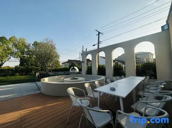 Shanghai In Prime Years  Countryside  Home Hotel