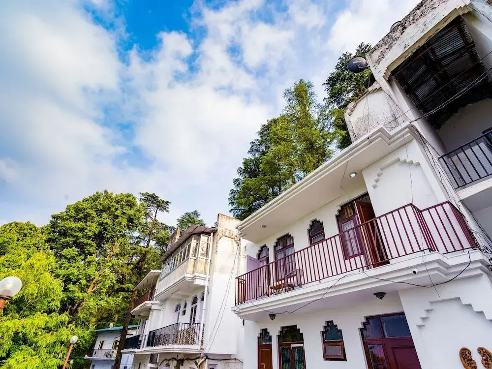 OYO 13726 Home Cozy 2BHK Hathi Paon Road