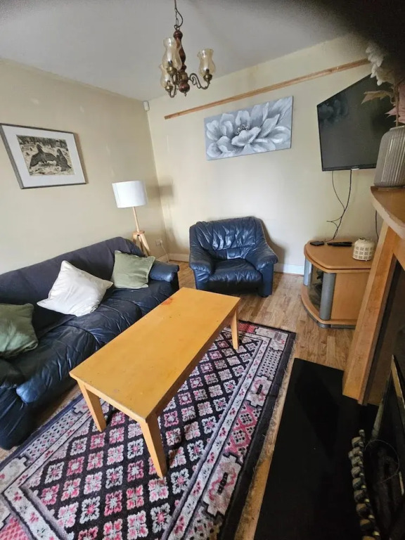 Stunning 6 Bed House With Private Garden in Galway
