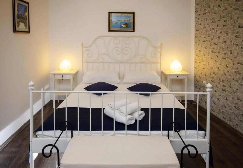 Prior Suites Split