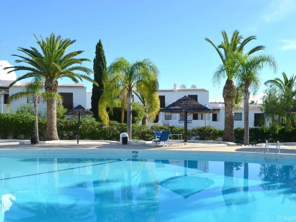 An Apartment With Sea View Within Walking Distance Of The Beach Swimming Pool And Albufeira