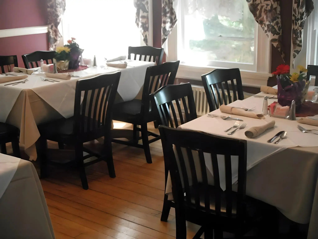 Brookview Manor Inn