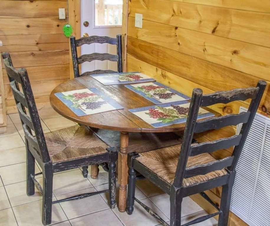 46 Bear Necessites - 2 Br Cabin