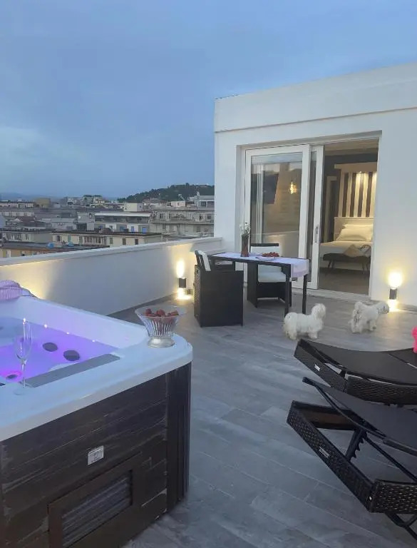 18 Dante Luxury Suites