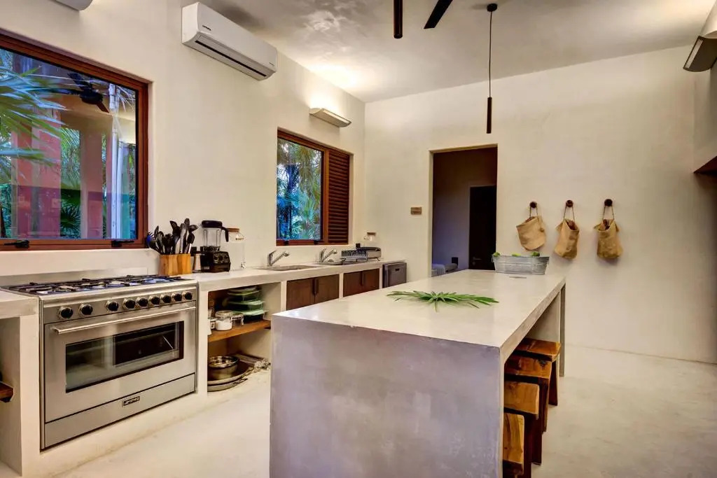 Privada Soliman Bay villa pets welcome