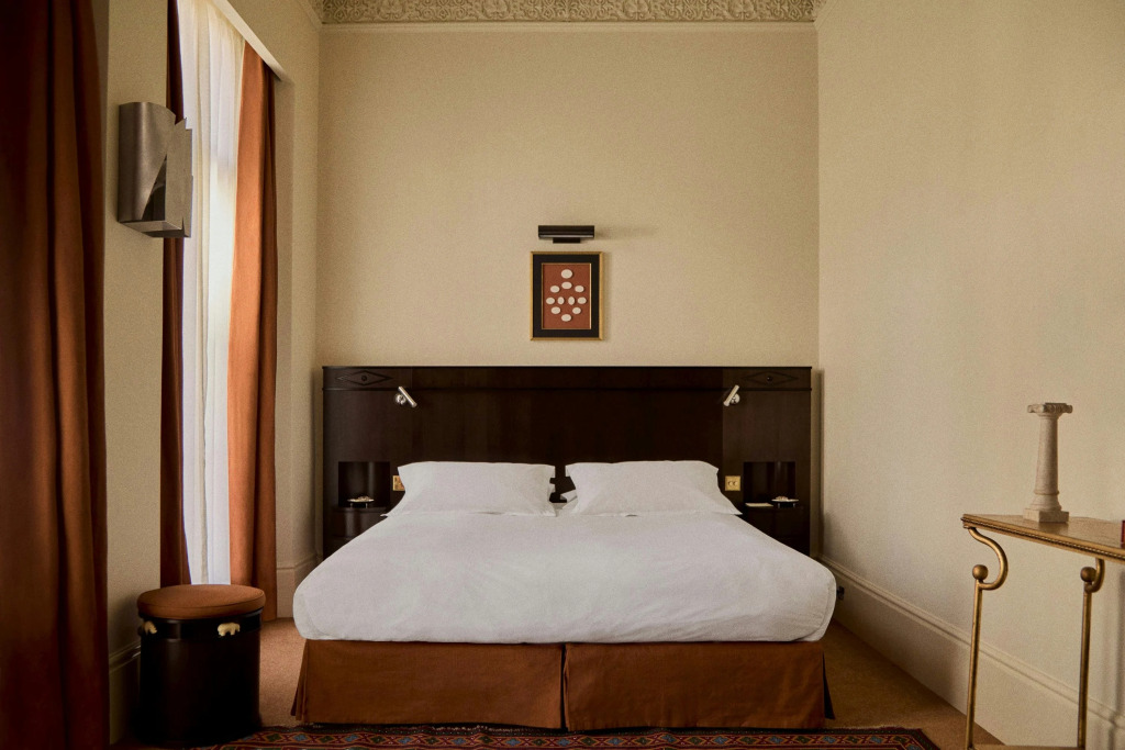Grand Hotel Bellevue London