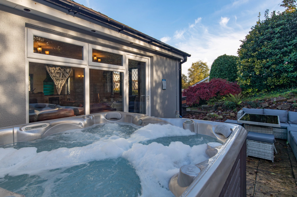 Hazelglade Cottage - Hot Tub, Games Room, Pet Friendly